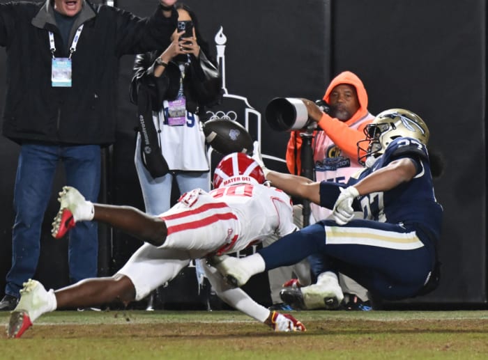 Mater Dei vs St John Bosco CIF Southern Section D1 Final November 24, 2023 Photo-Heston Quan23